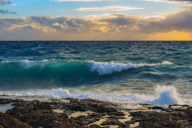 Ilustrasi Nama-Nama Pantai dan Laut di Pulau Jawa, Foto: Pixabay/dimitrisvetsikas1969