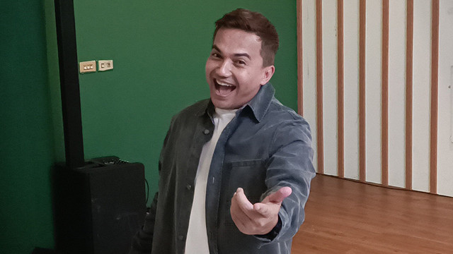 Sahrul Gunawan dalan konferensi pers single terbarunya, Perihal Baik, kawasan Cipete, Jakarta Selatan, Jumat (1/8).  Foto: Giovanni/kumparan