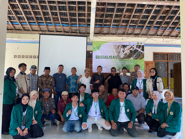 Kelompok KKN Universitas Boyolali Melakukan Sosialisasi Pakan Fermentasi dan Pupuk Organik Cair.