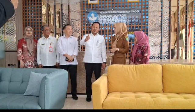 Lewat Program Gratispol, salah satunya mewajibkan seluruh dosen dan pejabat eselon 2 Pemprov Kaltim melanjutkan studi hingga jenjang doktoral (S3). Foto: dok. Pemprov Kaltim