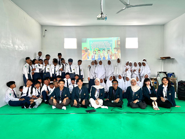 Sosialisasi Peningkatan Minat Wirausaha Siswa di MTs. Sunan Bonang Desa Ngabab, Rabu (16/07/2025)