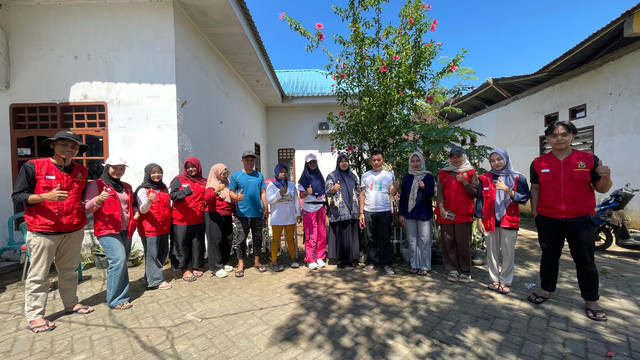 Mahasiswa KKN-T Unhas Gagas Kebun TOGA untuk Kesehatan Keluarga