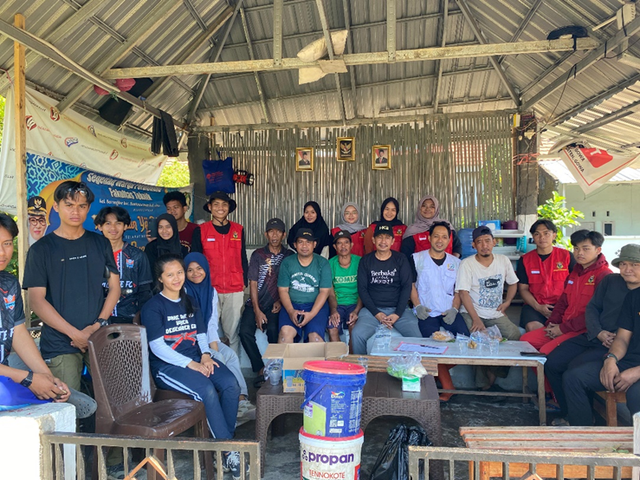 Mahasiswa KKN Unhas Ajak Warga Olah Sampah Jadi Kompos Organik dari Ember Bekas