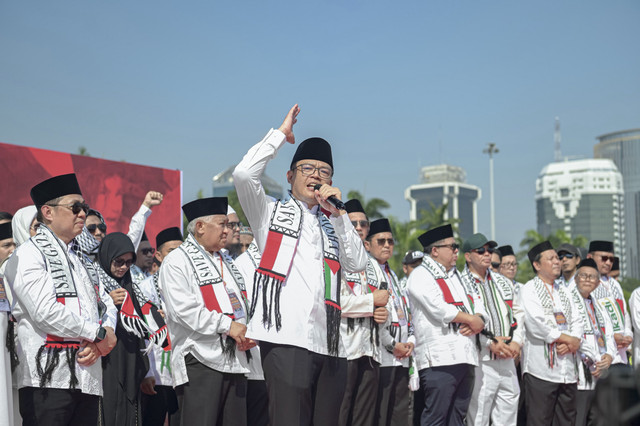 Menteri Luar Negeri Republik Indonesia Sugiono hadir dalam Aksi Bela Palestina yang dihelat di Monas, Jakarta, Minggu pagi (03/08/2025). Foto: Dok. Istimewa