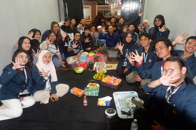 Sosialisasi Digitalisasi dan Pelatihan Editing Gerakan Pemuda Dusun Pandansari Oleh Kelompok 20 PkM FIB UB. Foto oleh Kelompok 20 PkM FIB UB.