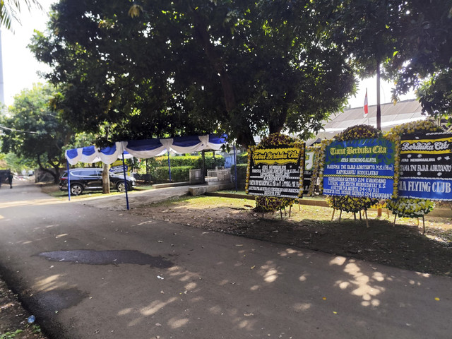 Suasana di rumah duka Marsma TNI, Fajar Adriyanto, pada Senin (4/8/2025). Foto: Rachmadi Rasyad/kumparan