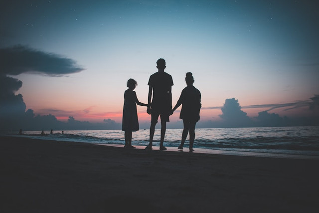 Ilustrasi pemain Film Lebih dari Selamanya, foto: unsplash/Kylo
