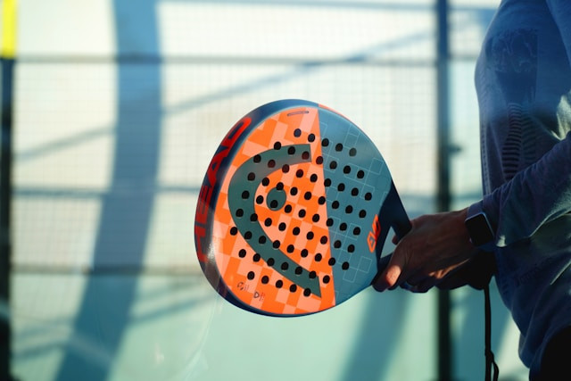 Lapangan padel di BSD. Foto hanyalah ilustrasi, bukan tempat sebenarbya. Sumber: unsplash/ Manuel Pappacena.