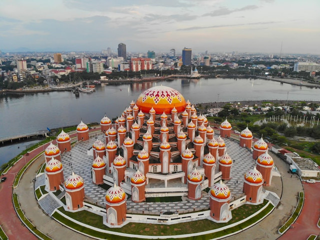 Ilustrasi Masjid Kubah 99 Makassar, Foto:Unsplash/Khairul Akbar