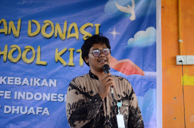 PT Tokio Marine Life Insurance Batam bersinergi dengan Dompet Dhuafa Kepri menyalurkan 50 paket school kit dalam program Penyaluran Donasi Paket School Kit.