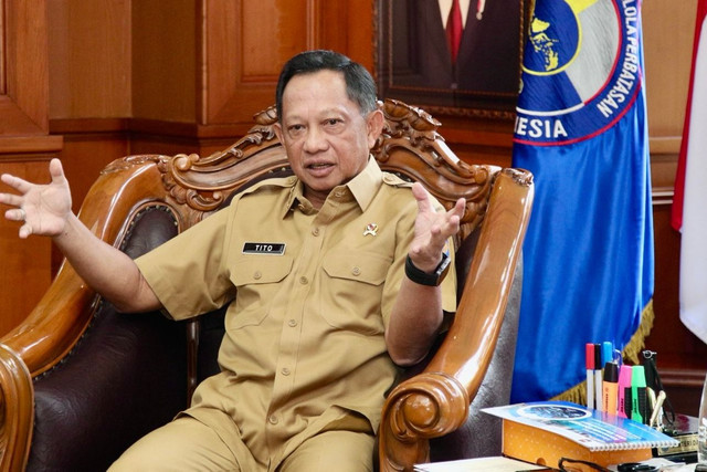 Mendagri Tito Karnavian saat menerima kunker Menteri Kependudukan dan Pembangunan Keluarga (Mendukbangga)/Kepala BKKBN Wihaji di Kantor Kemendagri, Senin (4/8/2025). Foto: Kemendagri RI
