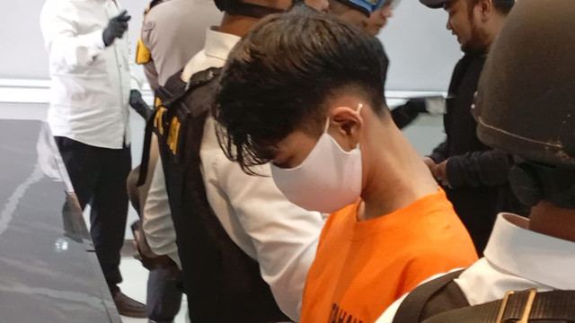 Polres Bandung menggelar jumpa pers kasus pembunuhan siswa SMK di Cibiru, Kota Bandung, Senin (4/8/2025). Foto: Dok. Istimewa