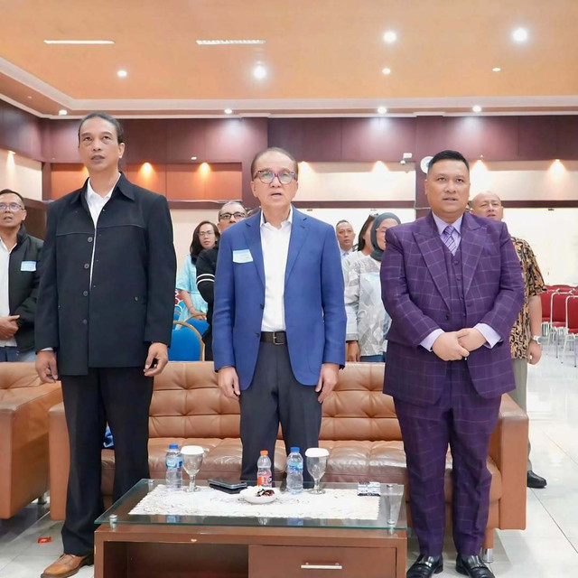 Tantowi Yahya resmi terpilih sebagai Ketua Ikatan Alumni (IKA) NHI untuk masa bakti 2025–2029. dok: @tantowiyahyaofficial