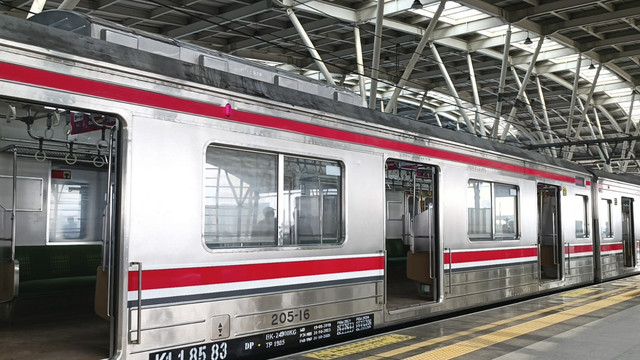 Suasana terkini di Stasiun Manggarai, Selasa (5/8/2025). Foto: Zamachsyari/kumparan