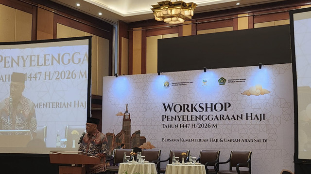 Kepala Badan Penyelenggara Haji (BP Haji) KH Mochamad Irfan Yusuf memberikan sambutan dalam Workshop Penyelenggaraan Haji Tahun 1447 H/2026 M di Hotel Borobudur, Jakarta Pusat, Selasa (5/8/2025). Foto: BP Haji