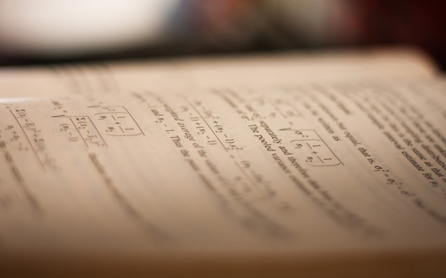 Ilustrasi Materi Limit Trigonometri Kelas 12, Foto: Unsplash/Niranjan V S