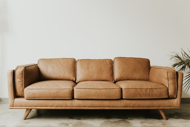 Rekomendasi Jasa Cuci Sofa Jakarta. Foto hanya ilustrasi, bukan tempat sebenarnya. Sumber: Unsplash/Paul Weaver