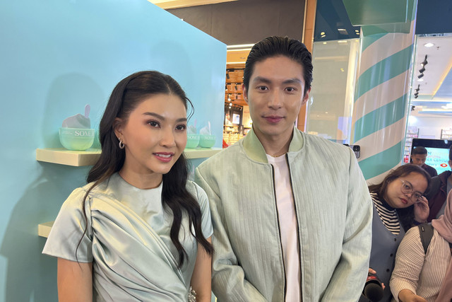 Sarwendah dan Giorgio Antonio di Grand Indonesia, Jakarta Pusat, Selasa (5/8/2025). Foto: Giovanni/kumparan