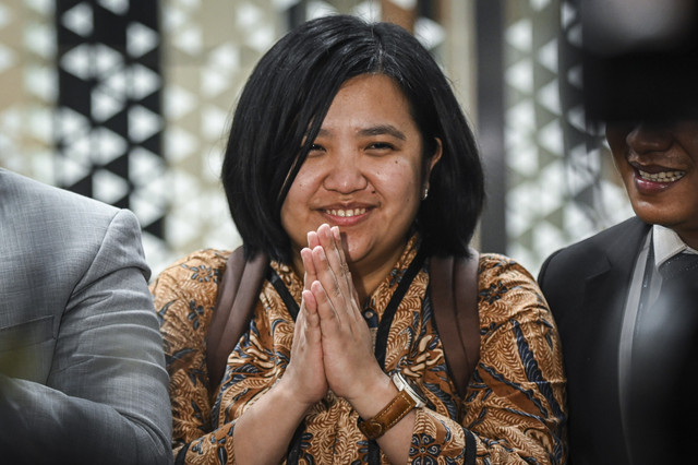 Eks staf khusus mantan Mendikbudristek Nadiem Makarim, Fiona Handayani usai memenuhi panggilan pemeriksaan penyidik Jampidsus di Kejaksaan Agung, Jakarta, Selasa (5/8/2025). Foto: Sulthony Hasanuddin/ANTARA FOTO 