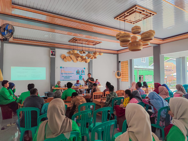 PDD KKN 05 UIN SAIZU: Pelaksanaan Seminar Gerakan Zero Waste di Desa Somagede Kec. Sempor Kab. Kebumen oleh Dinas Lingkungan Hidup Kelautan dan Perikanan Kab. Kebumen