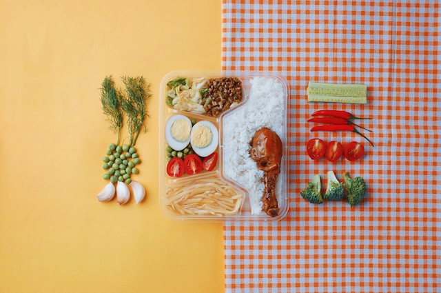Ilustrasi ide jualan makanan modal kecil. Sumber: Unsplash/qi bin