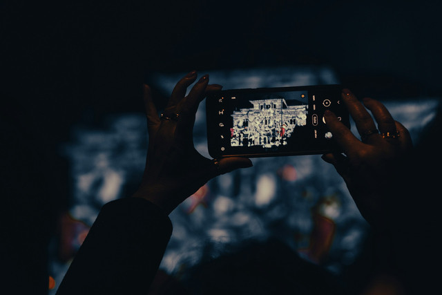 Ilustrasi HP yang ada kamera 0,5. Foto: Unsplash