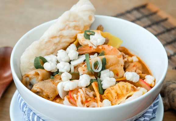 batagor enak di bandung. Foto Hanya Ilustrasi Bukan Tempat Sebenarnya. Sumber Foto: Unsplash/R Eris