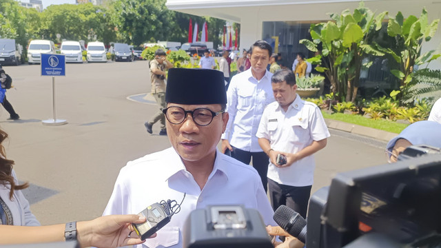 Menteri Desa Yandri Susanto di Kompleks Istana Kepresidenan, Jakarta Pusat, Rabu (6/8/2025) Foto: Zamachsyari/kumparan