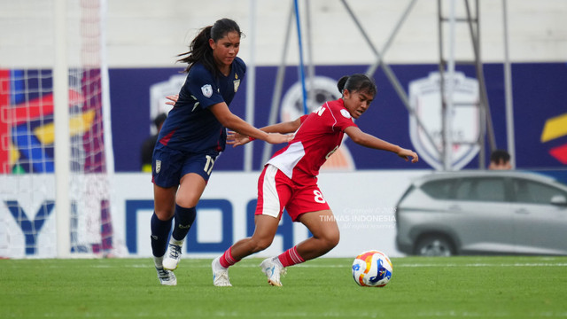 Laga Timnas Wanita Indonesia melawan Timnas Wanita Thailand di Piala AFF Wanita 2025. Foto: Dok. PSSI