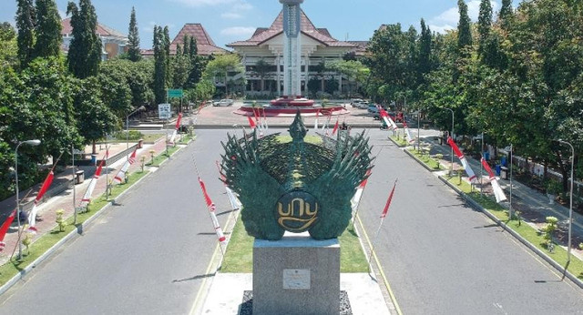 Gedung Rektorat UNY. Foto: uny.ac.id