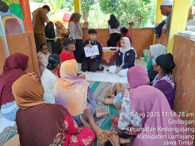 Foto Sosialisasi terkait Hipertensi kepada lansia