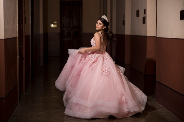 jadwal miss universe 2025, Photo by Oswaldo Ibáñez on Unsplash