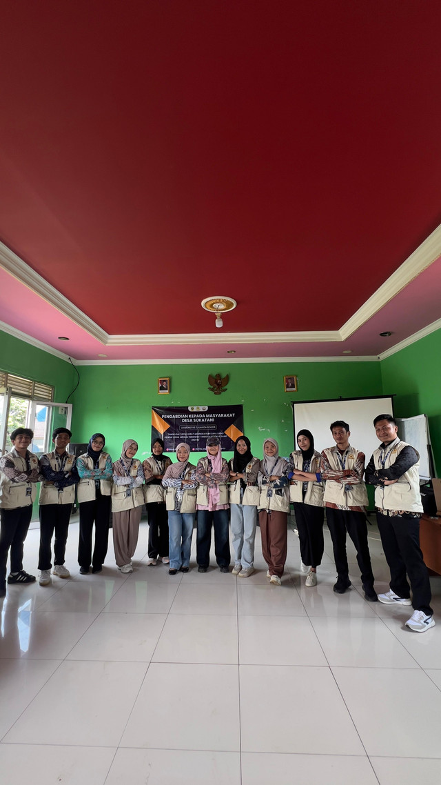 Sosialisasi Re-Branding dan Digitalisasi UMKM Desa Sukatani oleh Mahasiswa Unida (2)