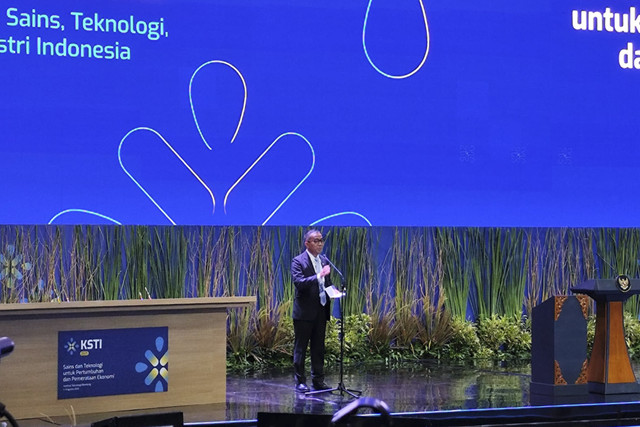 Menteri Pendidikan Tinggi, Sains, dan Teknologi (Mendikti Saintek) Brian Yuliarto di acara Konvensi Sains, Teknologi, dan Industri Indonesia di Sabuga ITB, Bandung, pada Kamis (7/8/2025). Foto: Luthfi Humam/kumparan