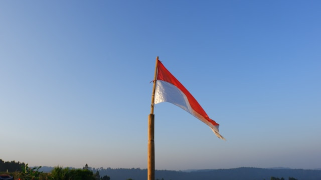 Ilustrasi contoh sambutan ketua panitia 17 Agustus di desa. Sumber foto: Unsplash/sofi afwani