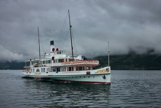 Cara Beli Tiket Kapal Dharma Kartika 5.  Foto hanya ilustrasi, bukan gambar sebenarnya. Sumber: Unsplash/Peter Borter