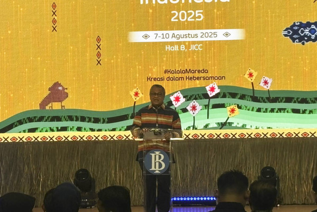 Gubernur Bank Indonesia Perry Warjiyo dalam Pembukaan Karya Kreatif Indonesia 2025 di JCC Senayan, Kamis (7/8/2025). Foto: Ave Airiza Gunanto/kumparan