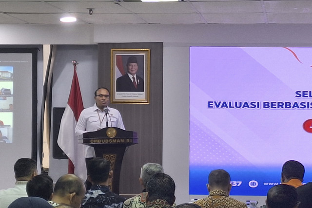 Anggota Ombudsman, Robert Na Endi Jaweng menyampaikan sambutan di Kantor Ombudsman, Jakarta Selatan, Kamis (7/8/2025). Foto: Argya D. Maheswara/kumparan