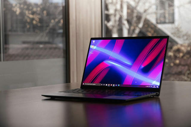 Ilustrasi harga laptop Asus. Foto: Unsplash