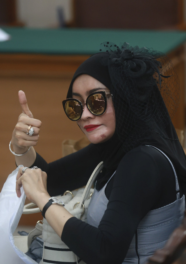 Terdakwa Nikita Mirzani menjalani sidang lanjutan dengan agenda saksi Dokter Detektif di Pengadilan Negeri Jakarta Selatan, Jakarta, Kamis, (7/8/2025). Foto: Agus Apriyanto