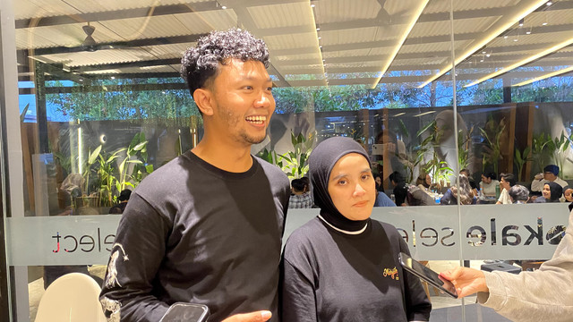 Taufan dan Nabilla Manjakani saat diwawancarai. Foto: Alycia Tracy Nabila/Hi!Pontianak