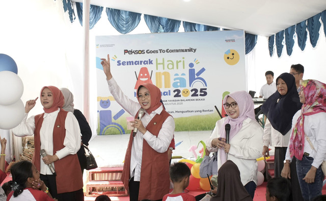 Penasihat I DWP Kemensos Fatma Saifullah Yusuf, menghadiri Peringatan Hari Anak Nasional (HAN) 2025 'Peksos Goes to Community bersama Yayasan Balarenik Bekasi' pada Minggu (3/8/2025). Foto: Dok. Kemensos