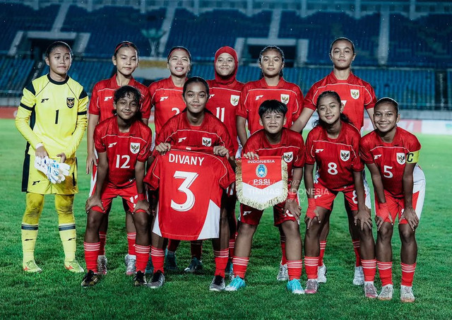 Timnas Wanita Indonesia di matchday 2 Kualifikasi Piala Asia Wanita U-20 melawan Myanmar, Jumat (8/8). Foto: Kita Garuda