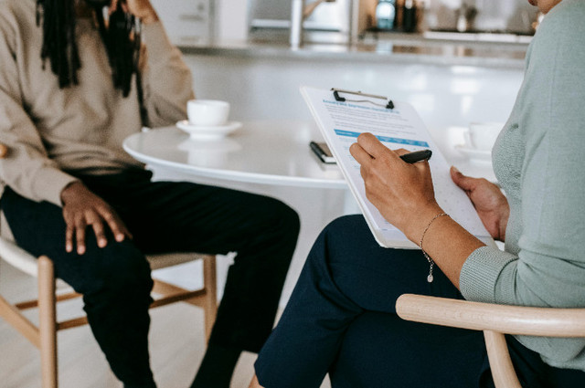 Tugas HR internship. Foto hanya ilustrasi, bukan sebenarnya. Sumber: pexels/Alex Green