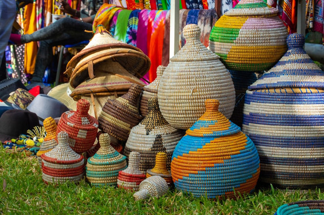 Ilustrasi produk kerajinan bahan keras. Foto: Unsplash/The Gambia