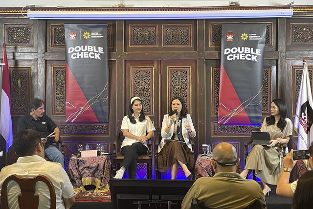 Wamen Dukbangga RI Isyana Bagoes Oka, Wamen PPPA Veronica Tan, dan Tenaga Ahli Utama PCO, Chacha Annisa dalam diskusi Peran Pembangunan Keluarga dalam Menyongsong Indonesia Emas', di Toeti Herati Musem, Jakarta, Sabtu (9/8/2025). Foto: Fadhil Pramudya/kumparan