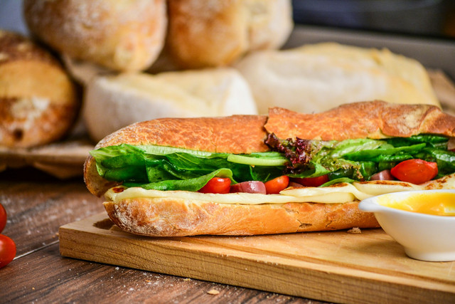 Menu Subway yang enak. Foto hanya ilustrasi. Sumber: Unsplash/Raphael Nogueira