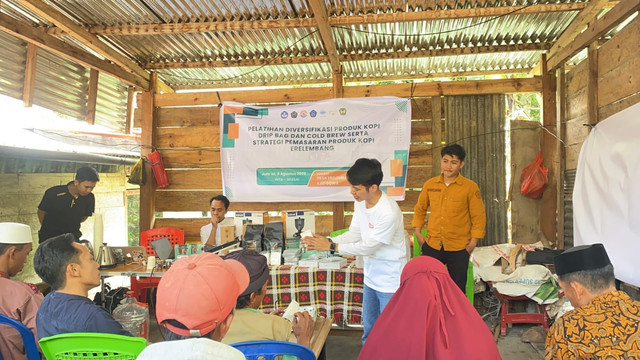 Unismuh Latih KTH Rimba Lestari Produksi Kopi Cold Brewdan Drip Bag