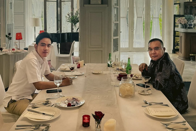 Wakil Presiden Republik Indonesia Gibran Rakabuming Raka makan siang bersama Wakil Ketua DPR RI Sufmi Dasco Ahmad. Foto: Instagram/ @gibran_rakabuming 