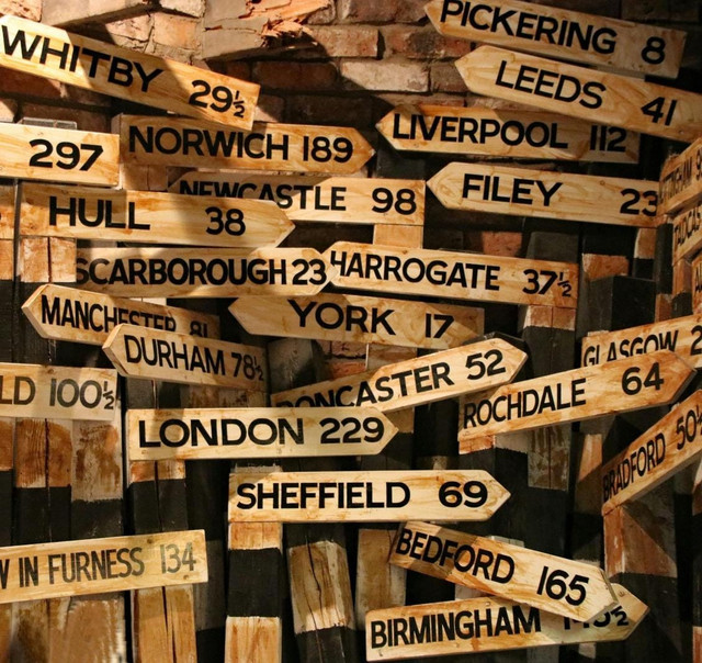 Ilustrasi Informasi. Sumber : https://www.pexels.com/id-id/pencarian/informasi/.